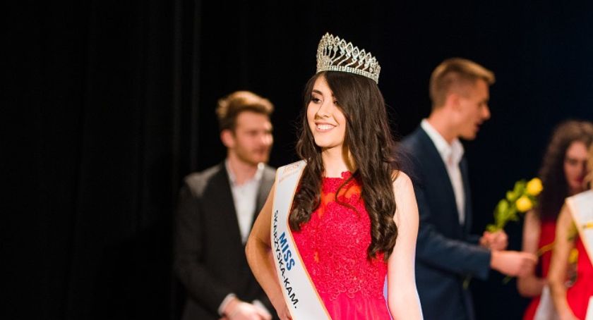 Zdjęcie: Wiktoria Kurek, Miss Skarżyska-Kamiennej 2019, I Wicemiss Nastolatek Województwa Świętokrzyskiego 2020 (autor www.miss.kie.pl) 