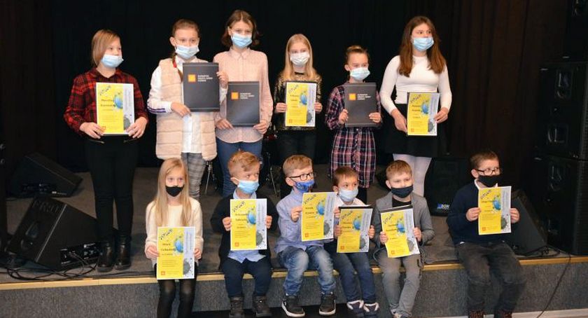 Zdjęcie laureatów i wyróżnionych w konkursie