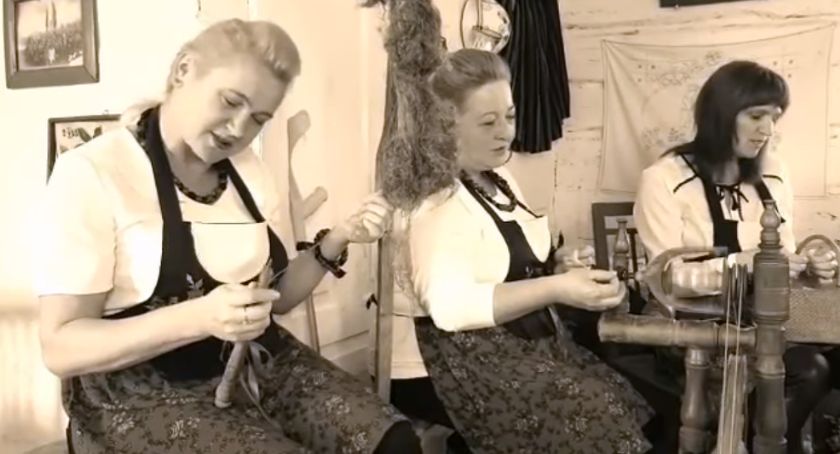 Zdjęcie fragmentu zwycięskiego filmu pań z KGW w Smykowie