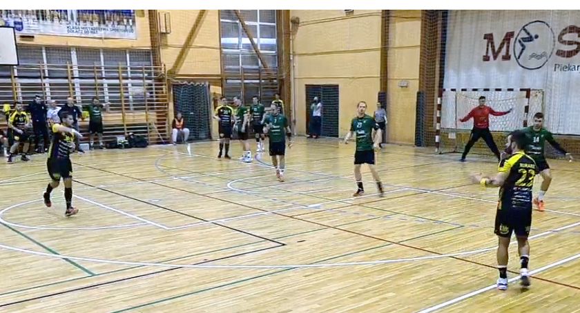 Zdjęcie przedstawia fragment meczu Olimpia Piekary Śląskie - KSSPR Końskie