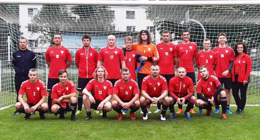 Zdjęcie drużyny GLKS Fałków na początku sezonu 2021/2022