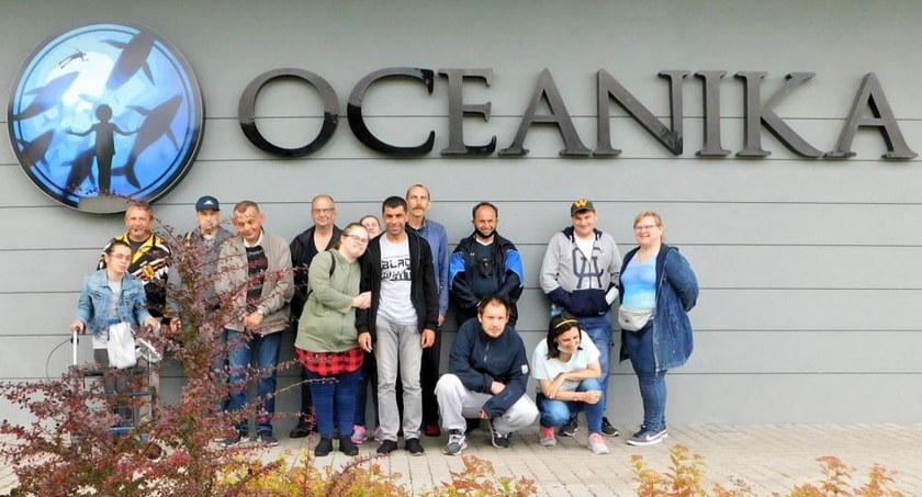 Zdjęcie uczestników PŚDS na wycieczce w Oceanice w Chrustach koło Zagnańska
