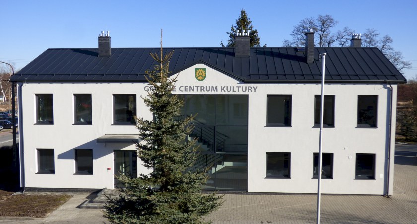 Zdjęcie budynku Gminnego Centrum Kultury w Rudzie Malenieckiej