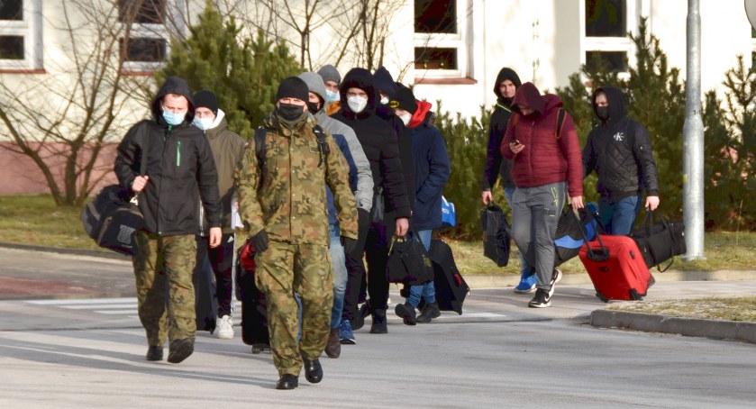 Zdjęcie ochotników, którzy rozpoczęli ferie z Wojskami Obrony Terytorialnej
