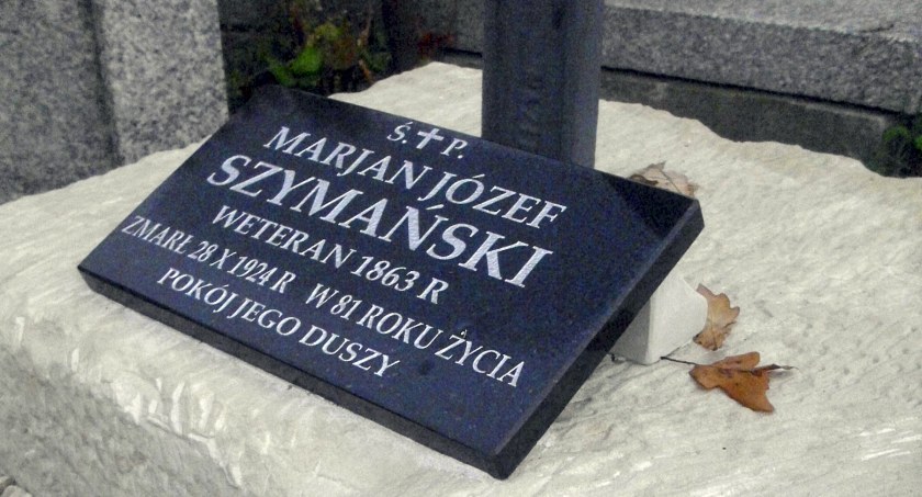 Zdjęcie nagrobka powstańca (nagrobek został odnowiony z inicjatywy PTTK Końskie)