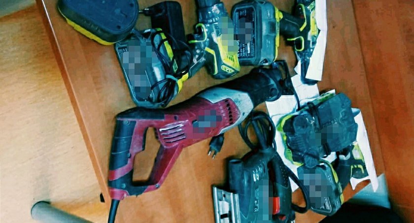 Zdjęcie elektronarzędzi odzyskanych przez konecką policję
