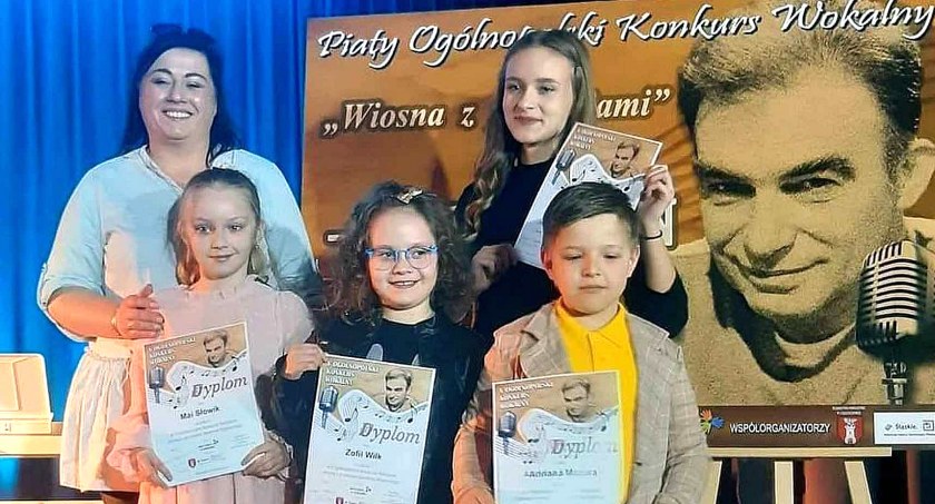 Zdjęcie reprezentacji koneckiego DK na konkursie w Koniecpolu