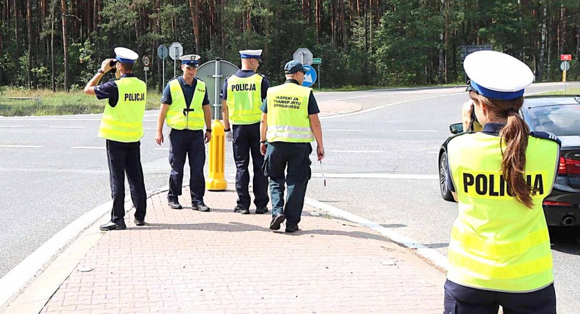 Zdjęcie Specgrupy Speed, kieleckiej drogówki na krzyżówkach rudzkich