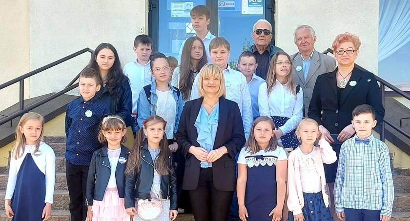 Zdjęcie uczestników i organizatorów konkursu