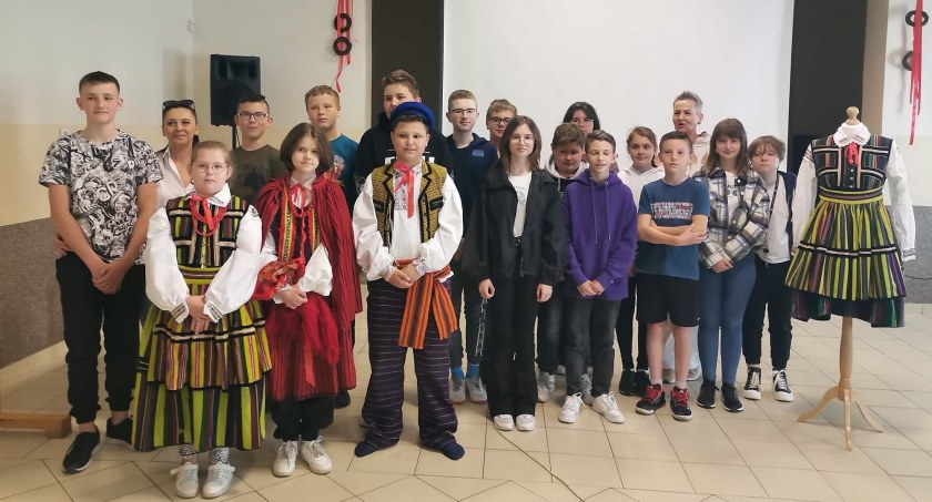 Zdjęcie uczniów szkoływ Rogowie w WDK