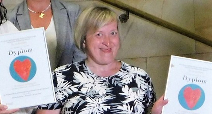 Zdjęcie Moniki Bieleckiej, laureatki trzeciego miejsca w kategorii rzeźba kameralna i płaskorzeźba