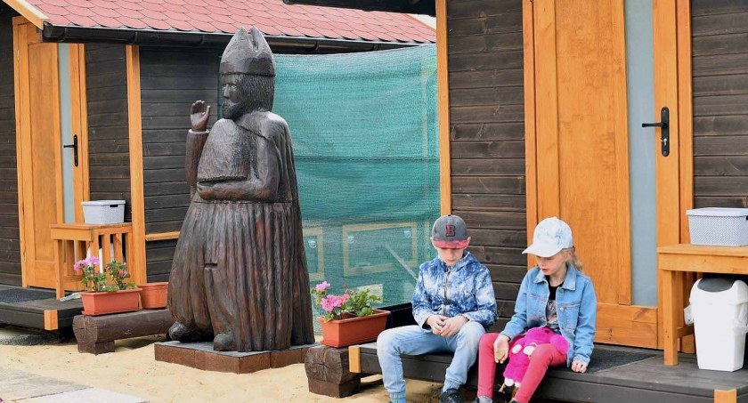 Zdjęcie domków do uloterapii, ula św. Abrożego i... kandydatów na terapię