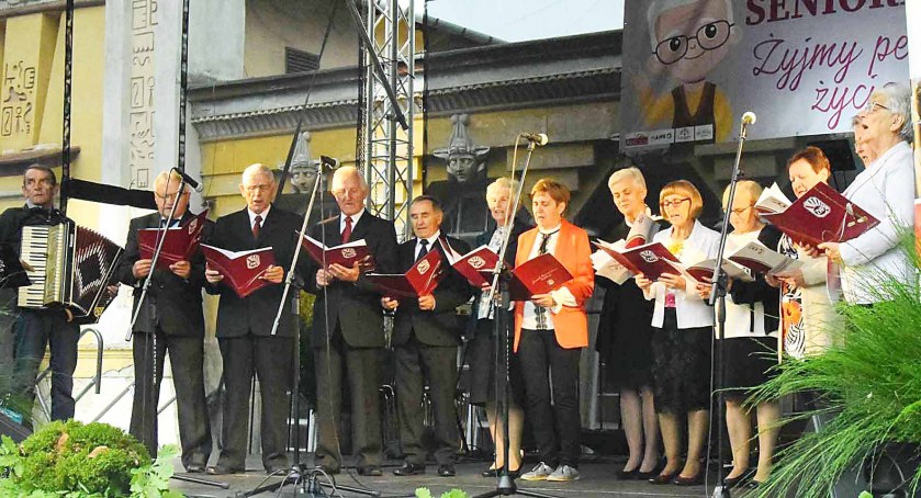Zdjecie archiwalne - występ chóru ZNP