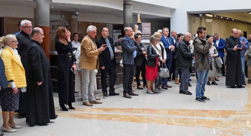 Zdjęcie: Uczestnicy sympozjum o ks. Marcelim Prawicy