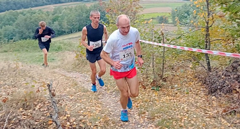 Zdjęcie Piotra Konia (na pierwszym planie)