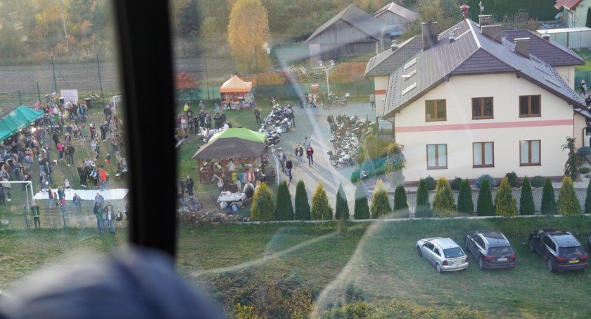 Zdjęcie z lotu helikopterem