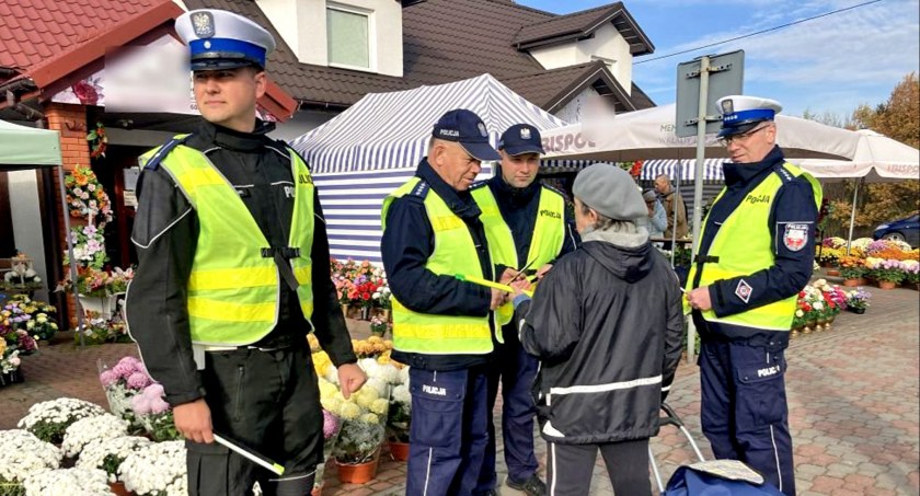 Zdjęcie: Piesza mogła wybierać  odblaski jakie sobie życzy