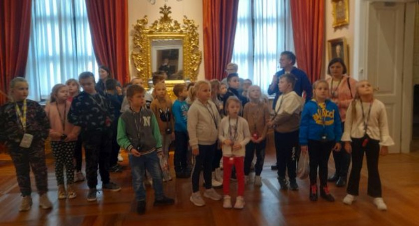 Zdjęcie: Dzieci z Wilczkowic na Zamku Królewskim w Warszawie