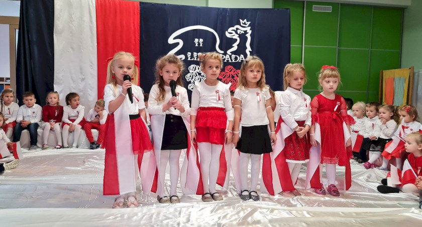Zdjęcie przedszkolaków z Przedszkola w Smykowie