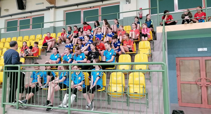 Zdjęcie uczestniczek turnieju podczas profilaktycznej pogadanki