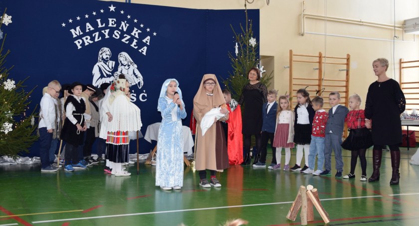 Zdjęcie z Jasełek w SP Miedzierza