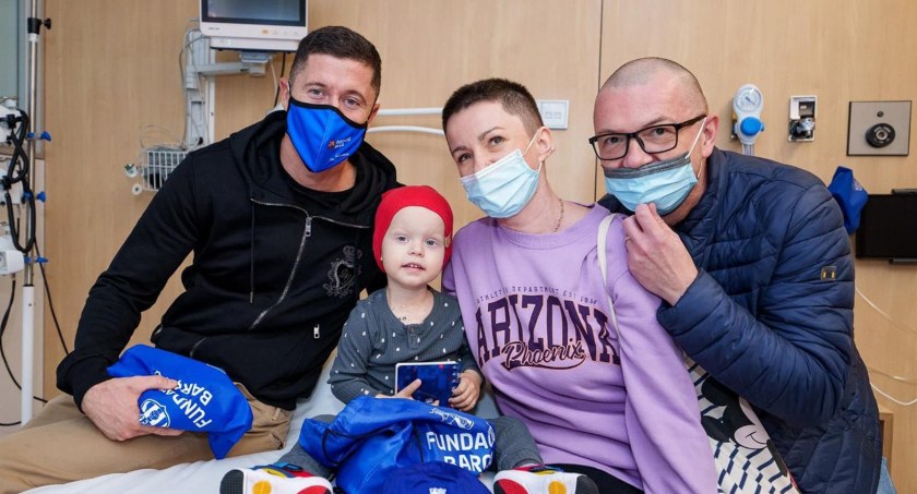 Zdjęcie Roberta Lewandowskiego u Bruna w klinice w Barcelonie (fot. FC Barcelona - FB)