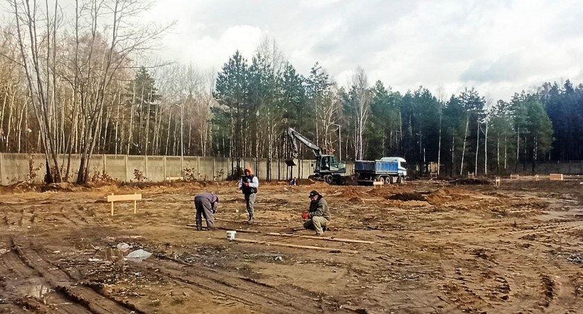Zdjęcie z budowy bazy transportowej PGK w Końskich