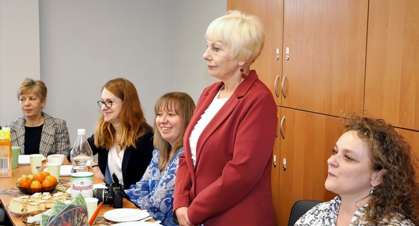 Zdjęcie Jadwigi Nasuty, która po pół wieku pracy odeszła na emeryturę