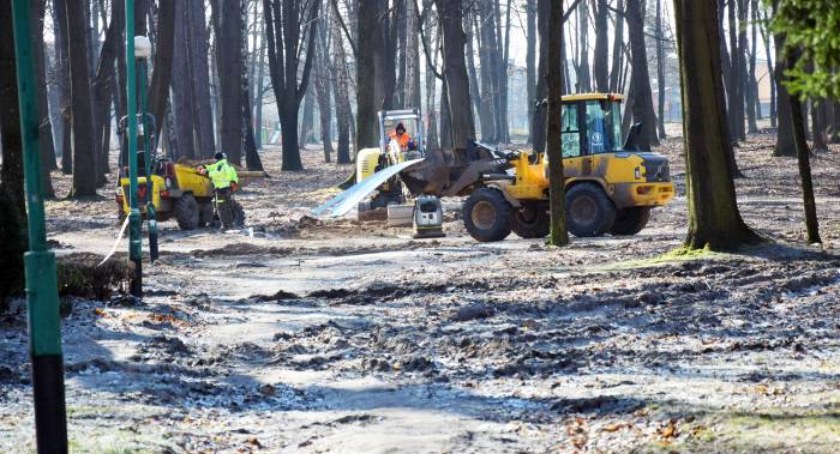 Na zdjęciu: prace ziemne na finiszu 