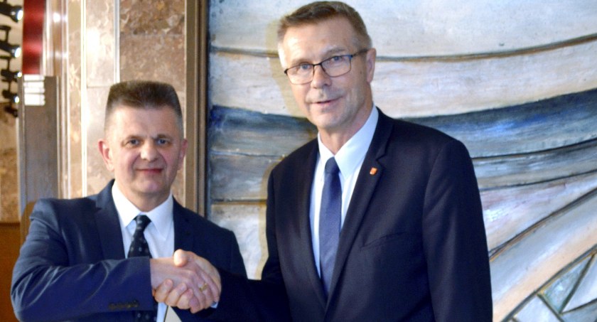 Zdjęcie Tomasza Domagały i prezydenta Kielc Bogdana Wenty
