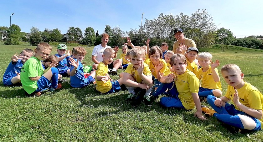 Zdjęcie młodych adeptów Akademi Piłkarskiej Champions