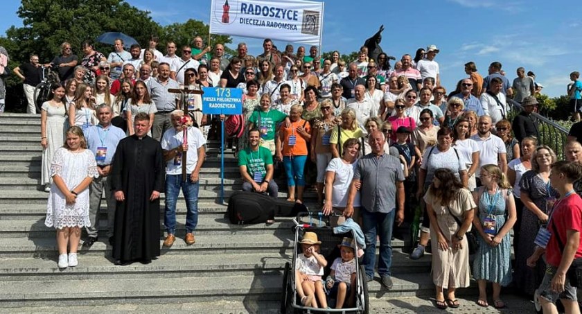 Na zdjęciu: pielgrzymi z Radoszyc na Jasnej Górze