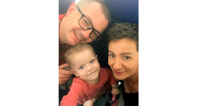 Zdjęcie - rodzinne, szczęśliwe selfie Agaty, Mariusza i Bruna