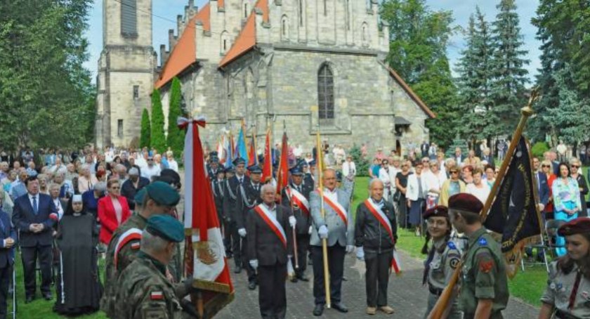 Na zdjęciu: Uroczysta msza św. polowa