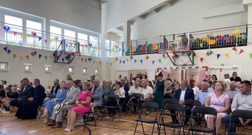 Zdjęcie: Hala sportowa w Bedlnie