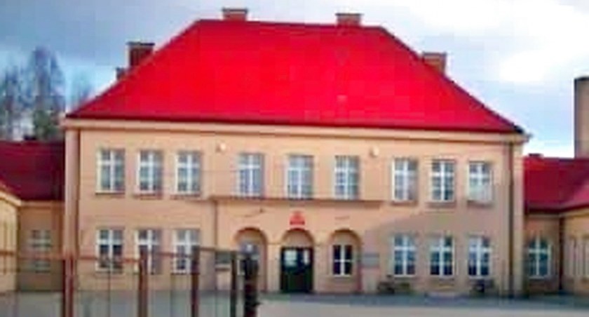 Zdjęcie budynku Szkoły Podstawowej w Królewcu