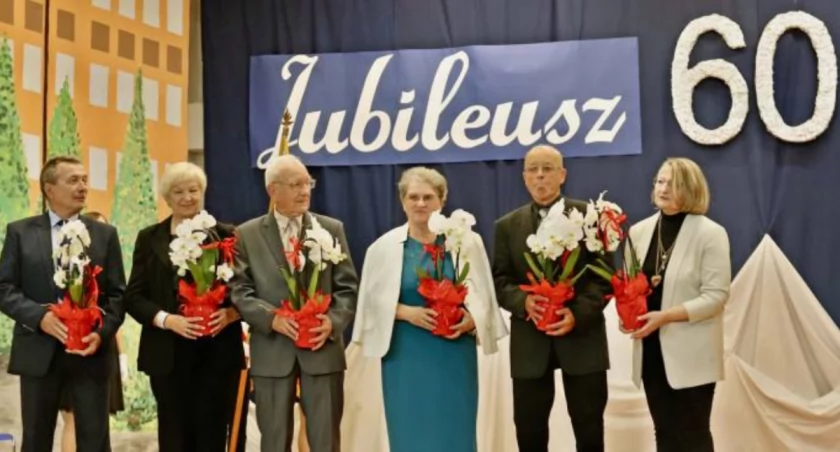Na zdjęciu: to oni przez lata prowadzili szkołę w Stąporkowie