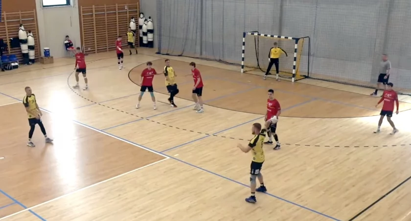 Zdjęcie z meczu SMS ZPRP II Kielce - KSSPR Końskie (fot. TVSPORTSPL)