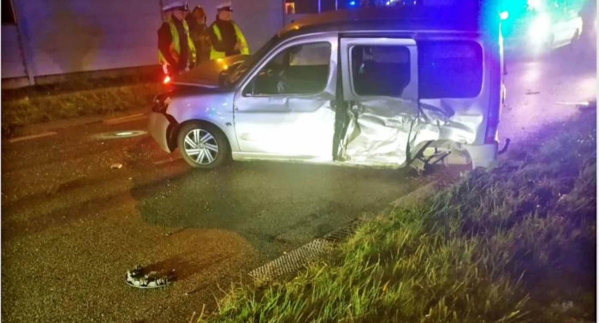 Na zdjęciu: citroen Berlingo z urwanymi kołami