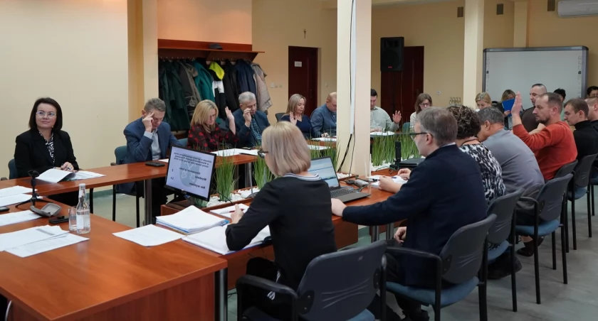 Zdjęcie radnych Gminy Gowarczów na sesji 28 listopada br.