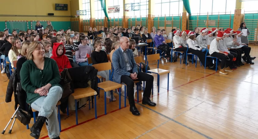 Zdjecie ze spotkania w SP w Gowarczowie