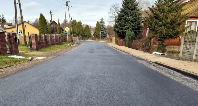 Zdjęcie wyremontowanego odcinka drogi powiatowej Nr 1467T Ruda Białaczowska - Gowarczów
