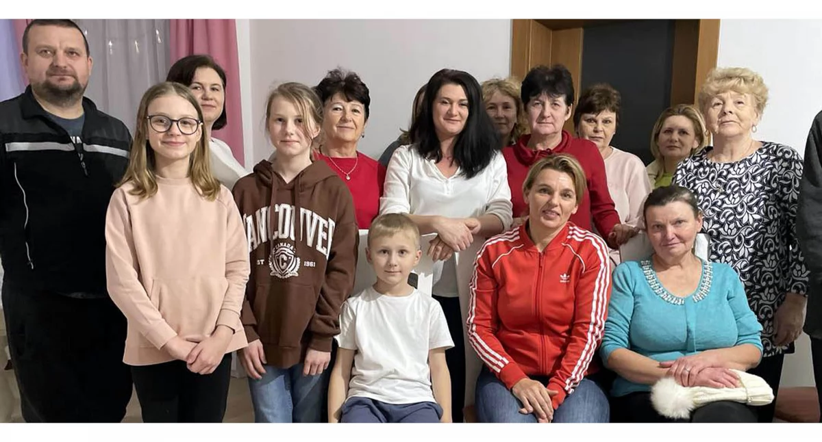 Zdjęcie pierwszych protestujących ludzi w domu pani sołtys Sylwii Wietrzykowskiej, w Gracuchu