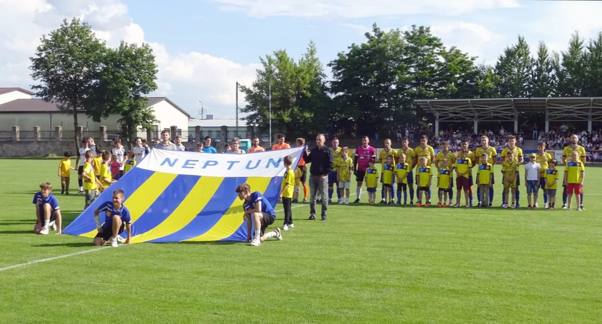 Zdjęcie stadionu przy ul. Sportowej, gdzie swoje ligowe mecze rozgrywa MKS Neptun Końskie