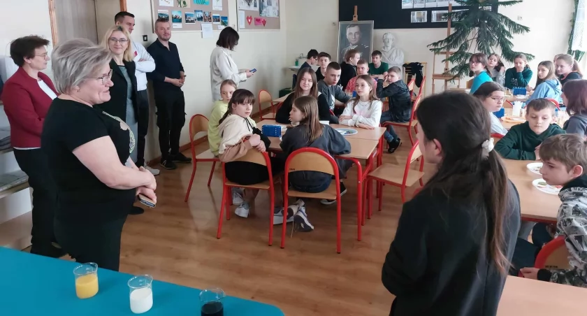 Zdjęcie ze spotkania w szkole w Kłucku