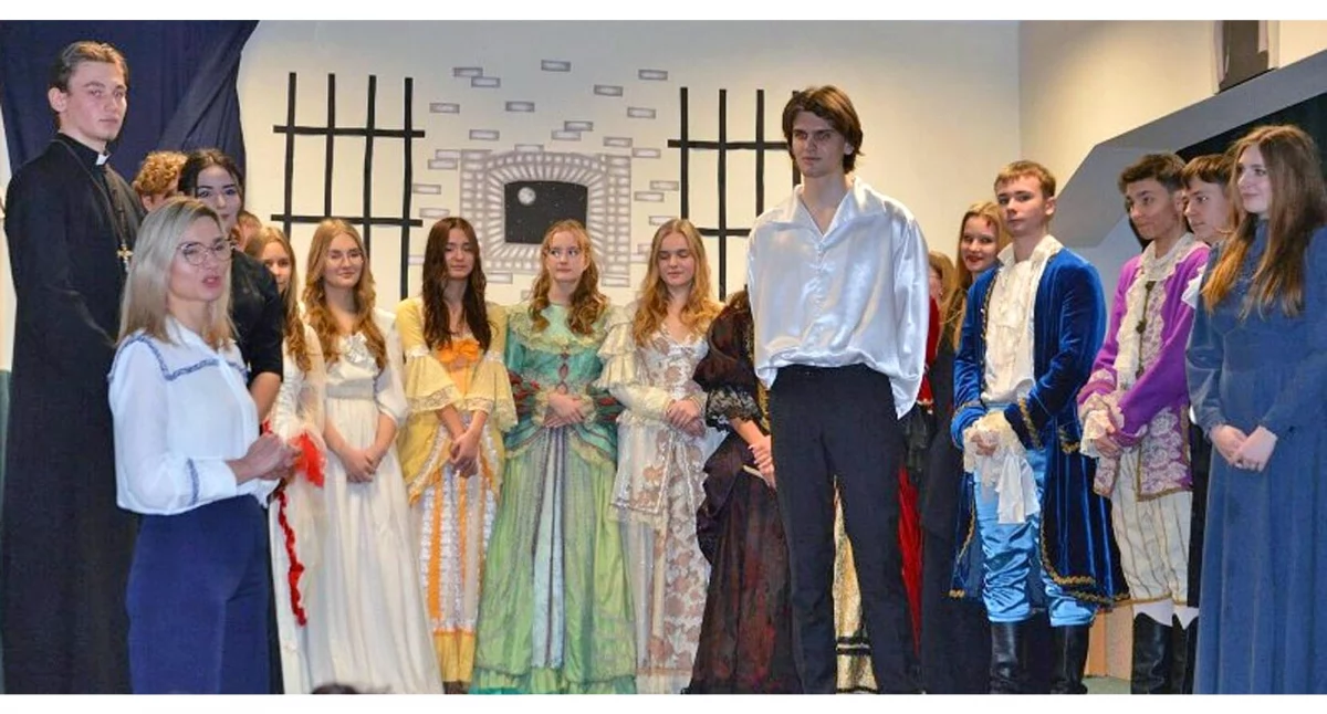 Zdjęcie aktorów dramatu Adama Mickiewicza