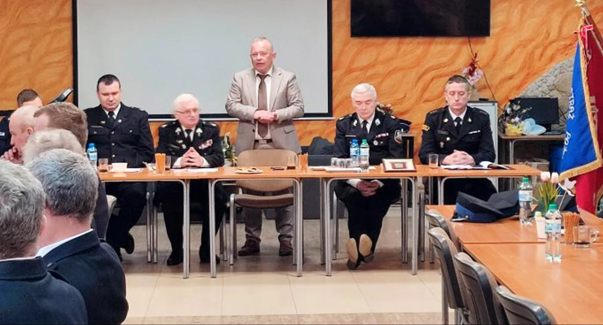 Zdjęcie druhów strażaków podczas obrad