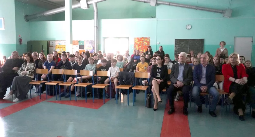 Zdjęcie uczestników uroczystości