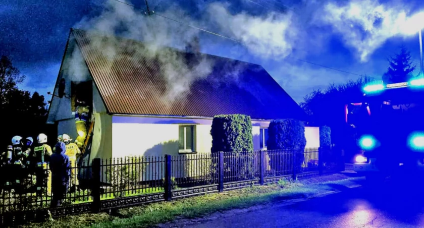 Zdjęcie z miejsca akcji strażaków w Nadworowie