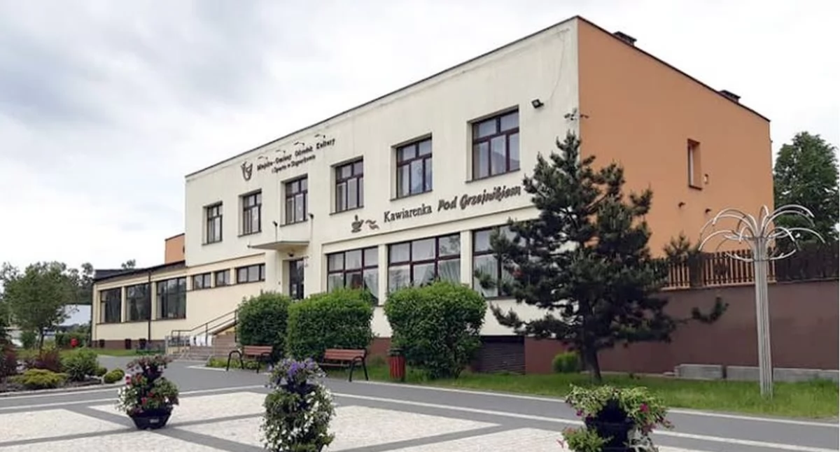 Zdjęcie budynku MGOKiS w Stąorkowie